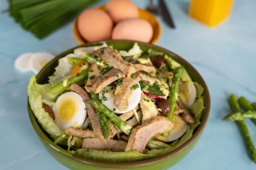 Easter salad with fried veal strips