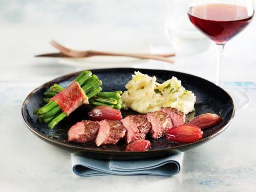 Veal hanger steak with celery and potato mash, red onion jus and green beans
