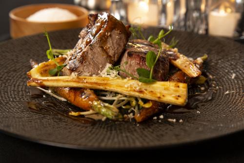 BBQ - Veal tenderloin with salad, carrots, parsnip and horseradish